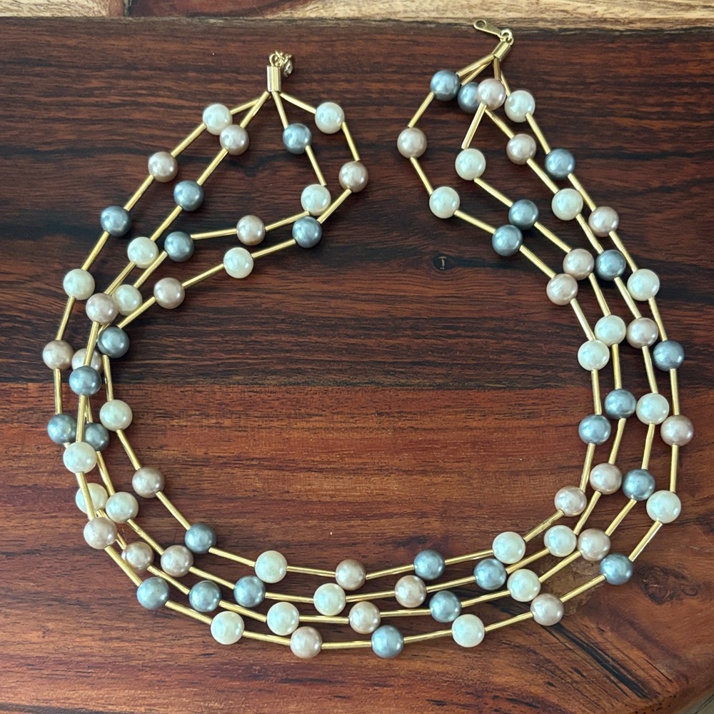 Elegant Multicolor Pearl Necklace